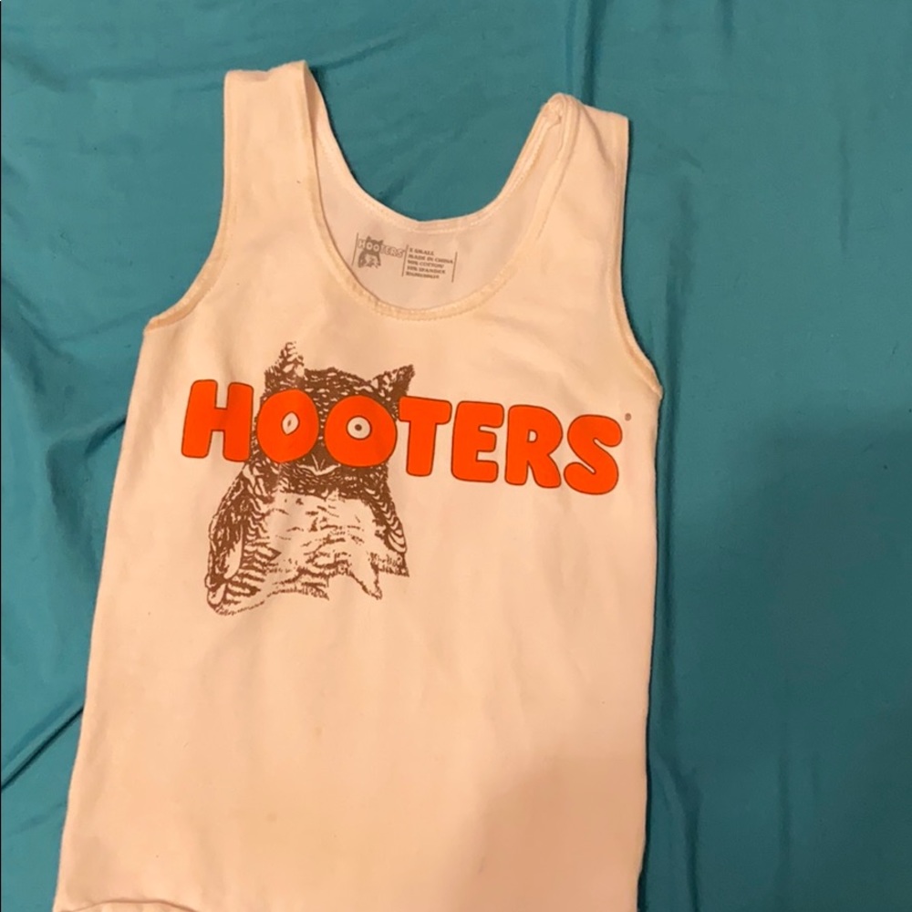 HOOTERS GIRL UNIFORM TANK